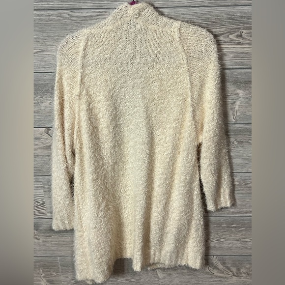 Crescent Cream Colored Fuzzy Knit Open Cardigan with Pockets Size Small - Picture 6 of 8